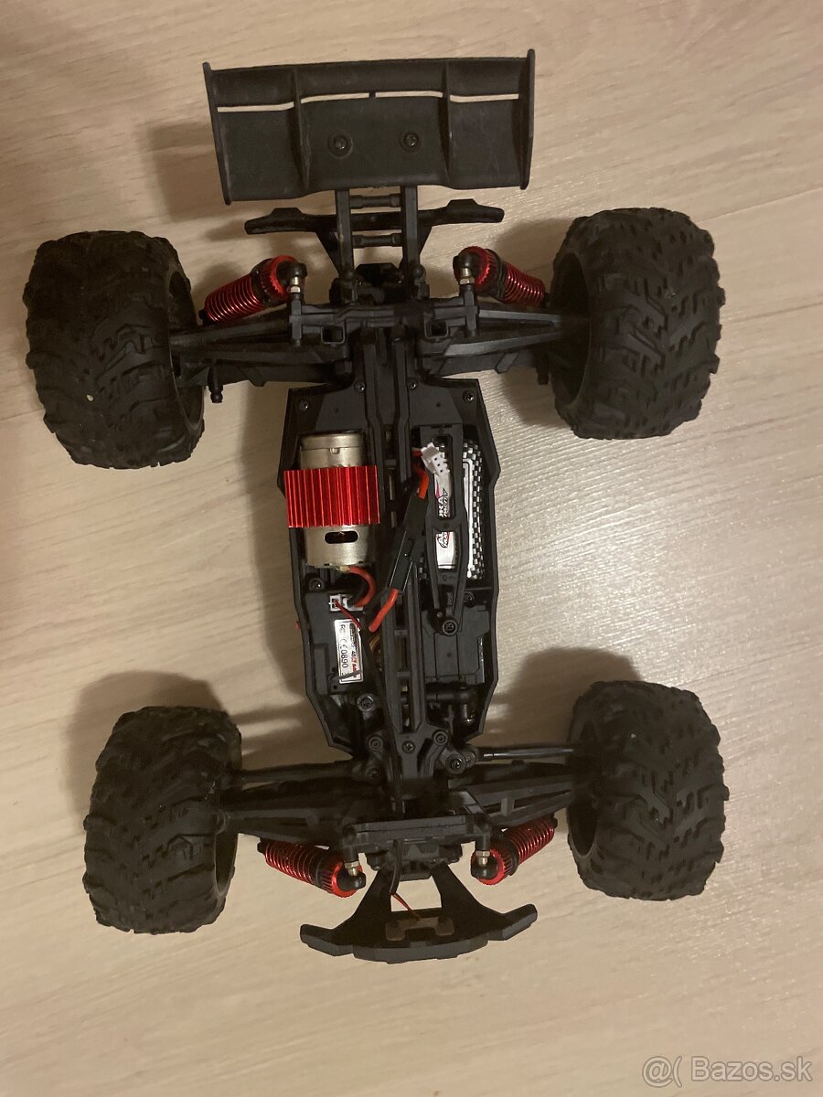 Predám RC auto 1:16 4×4 – hobby kategória, 35–45 km/h