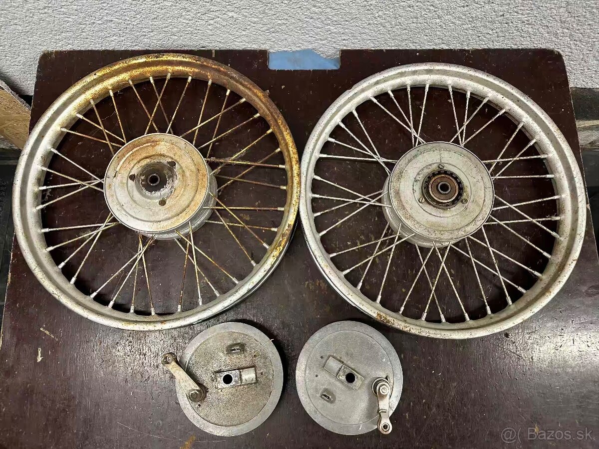 Predám predné a zadné koleso + brzdový štít ČZ 175 sport 19