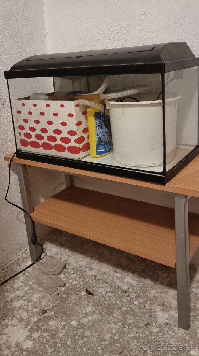 predám akvárium komplet s príslušenstvom