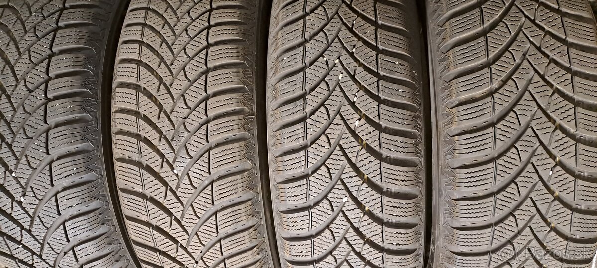 Predám 2ks pekné zimné 185/65r15-88T Semperit