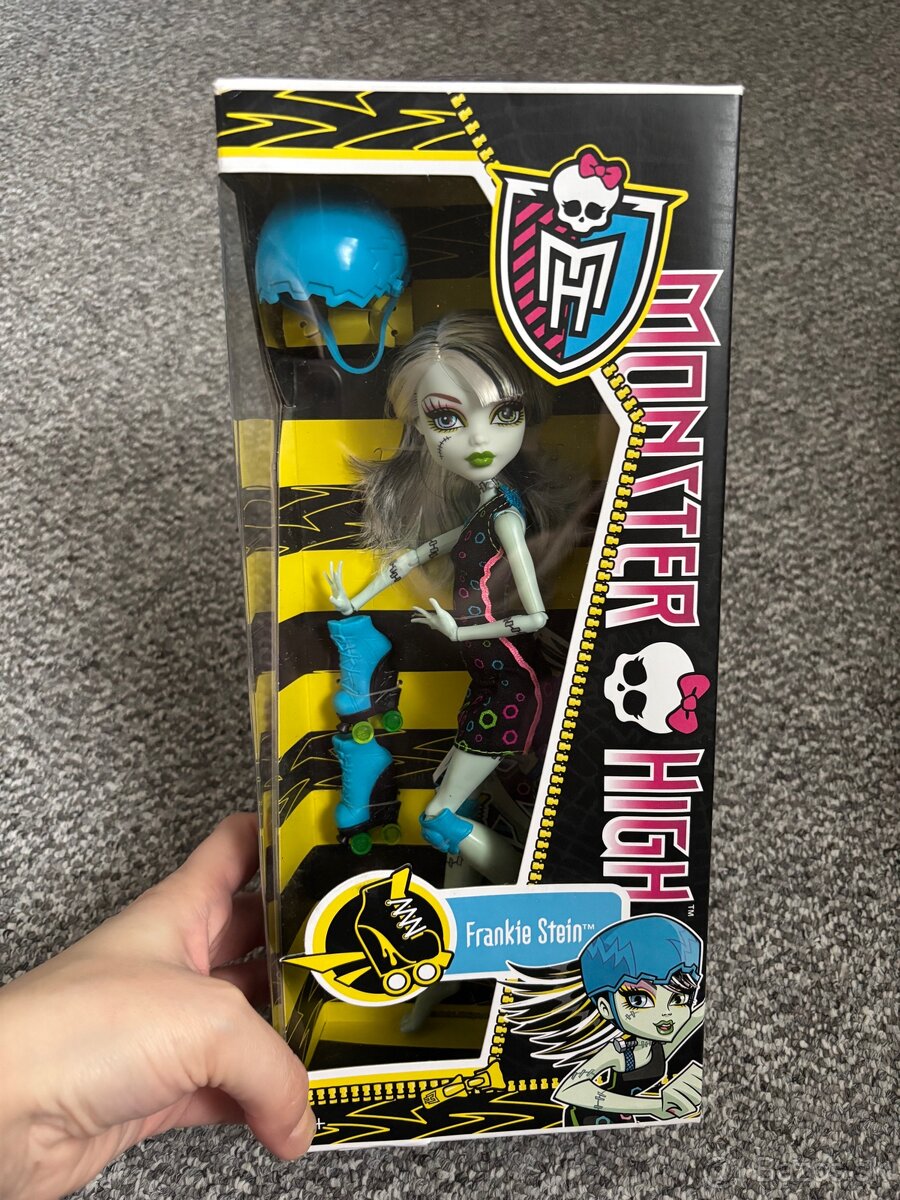 Monster High Frankie Stein Skultimate Roller Maze
