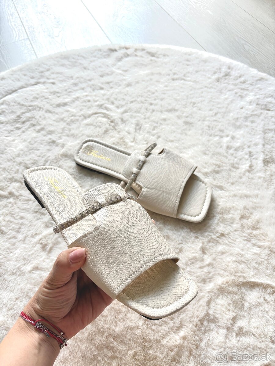 Šľapky cream 39