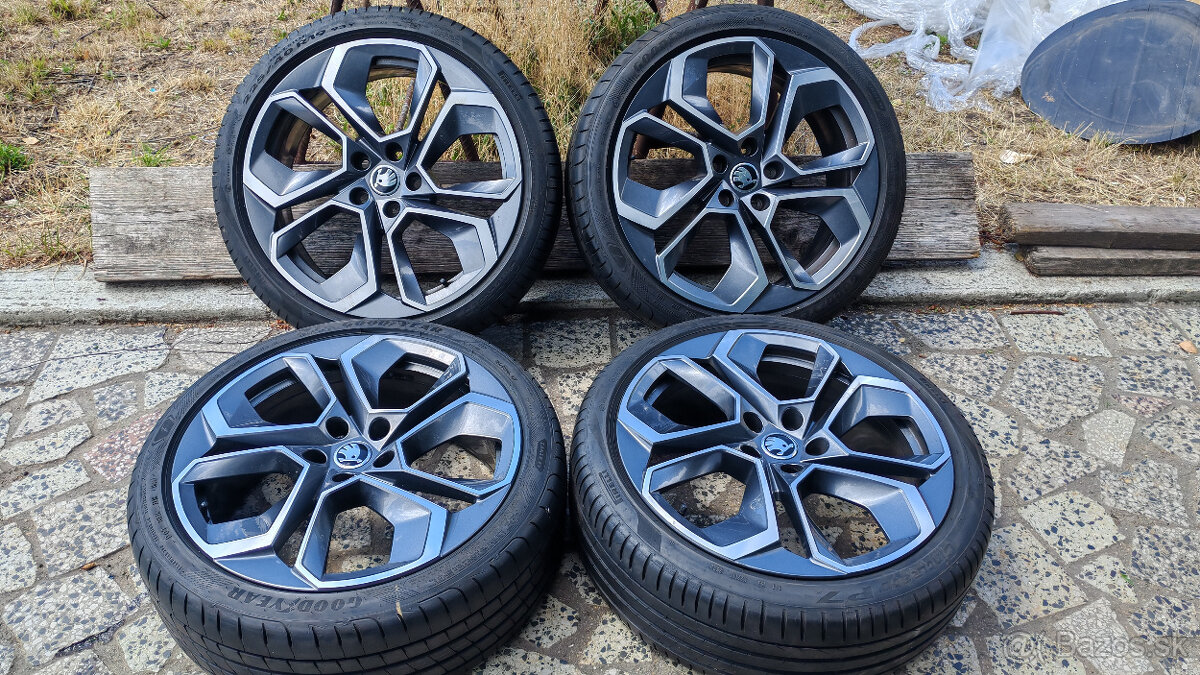 5x112 R19 --- ŠKODA OCTAVIA 4 RS