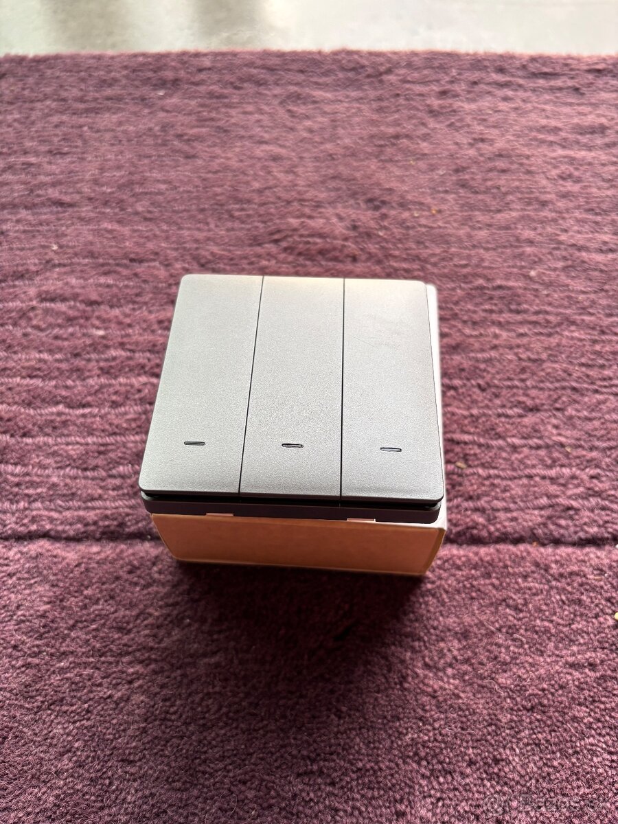 Smart vypínač moes zigbee