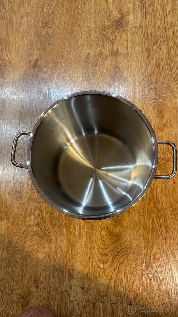 NEREZOVÝ HRNIEC 10 L