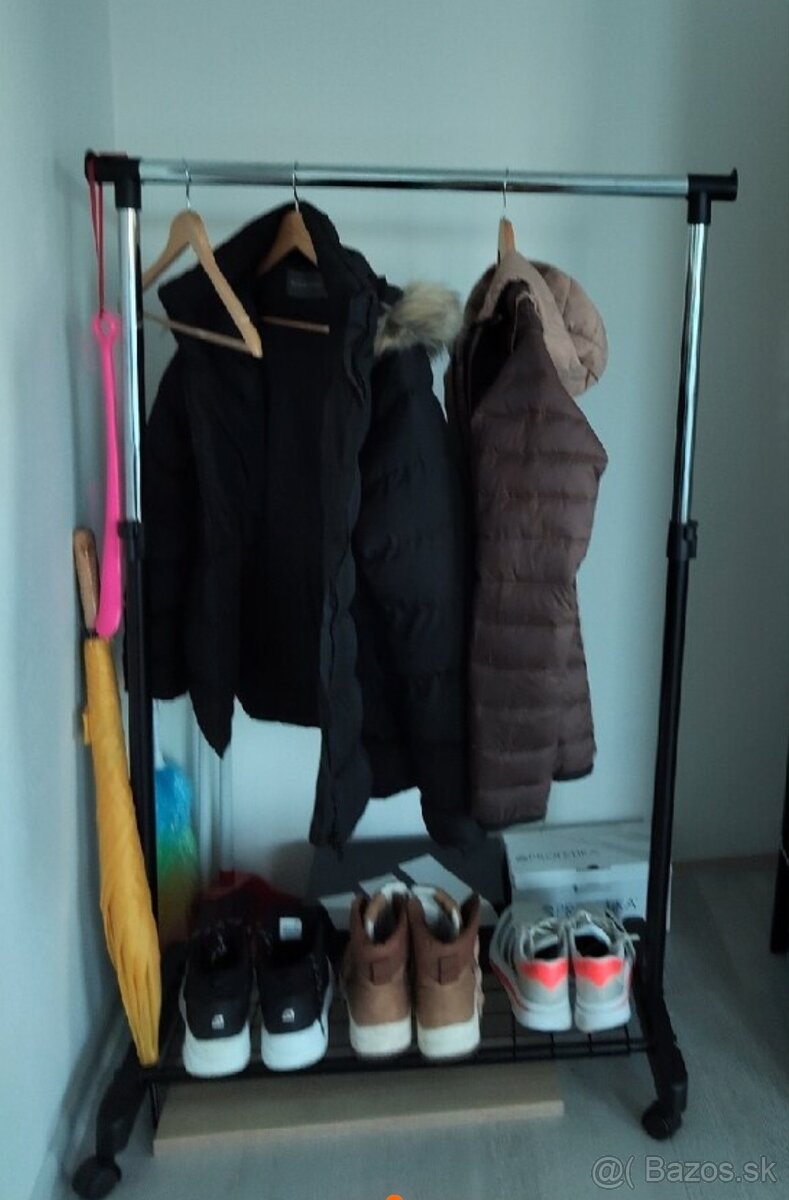 Predám posuvný stojan. Kontaktujte ma mailom