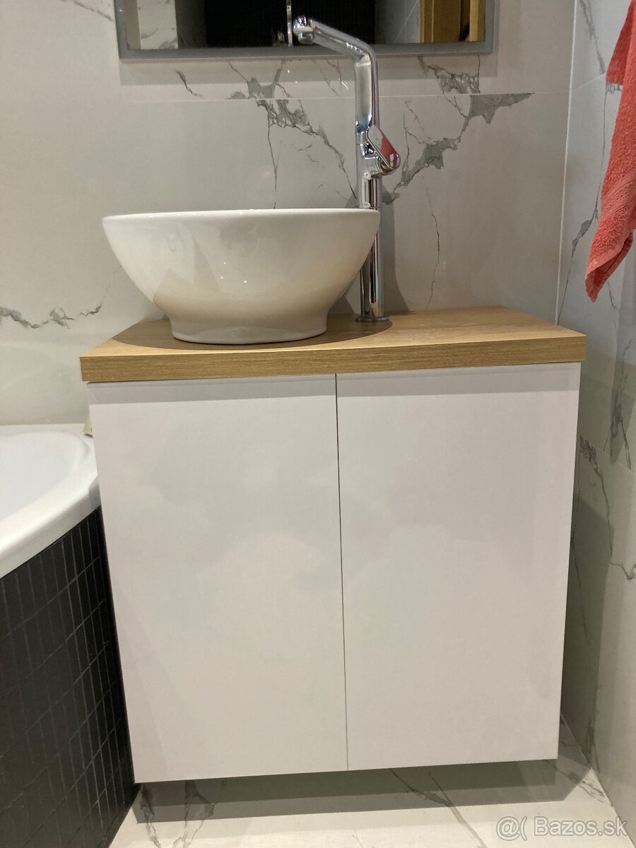 Skrinka s umyvadlom
