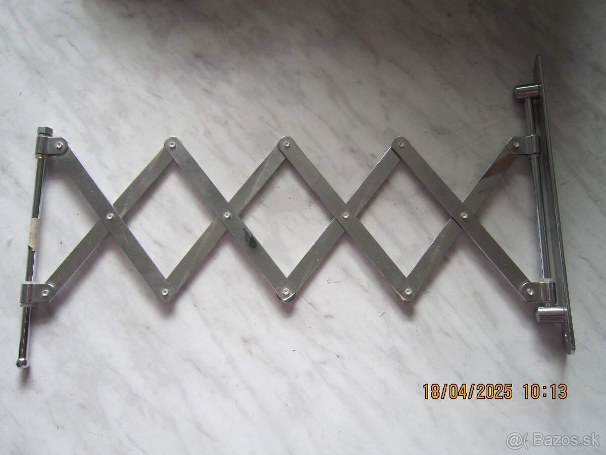 DRŽIAK VYŤAHOVSACÍ