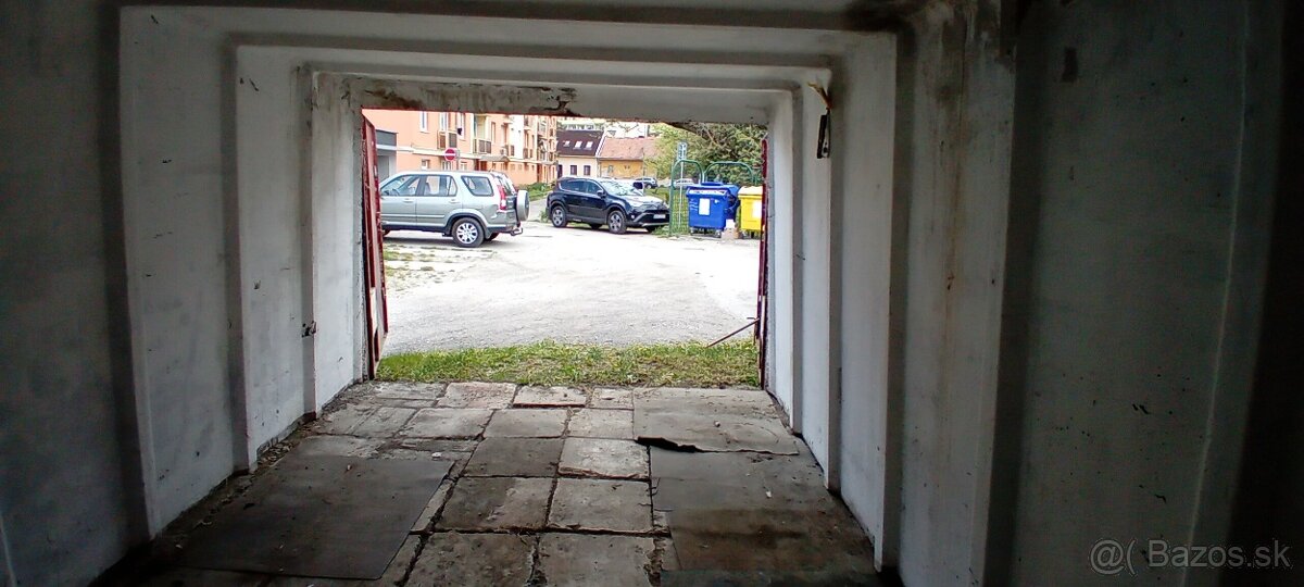 Garáž