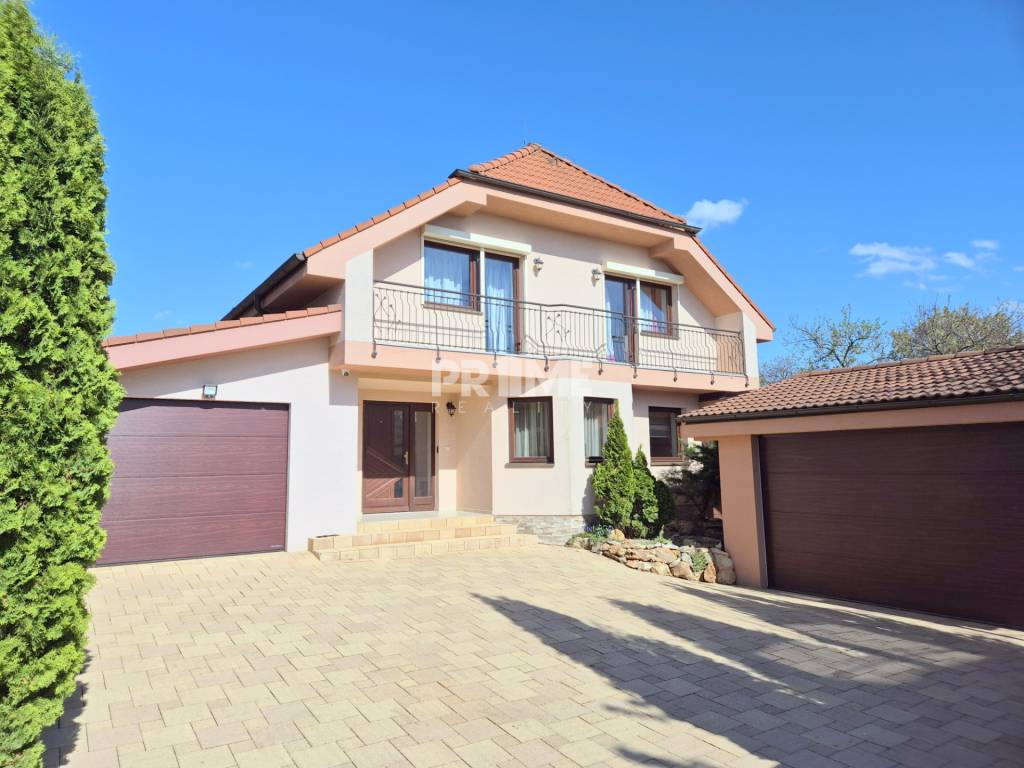MODERRNÝ 4i RD, ZÁHRADA (600 m2), TERASA, PARKING, ulica Nov