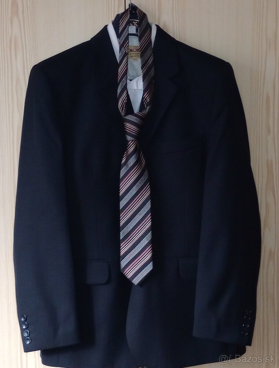 Predám nový oblek 52 elegantný ľahký čiernej farby