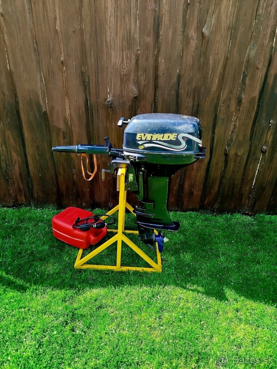 ZÁVESNÝ LODNÝ MOTOR EVINRUDE 5HP 4T