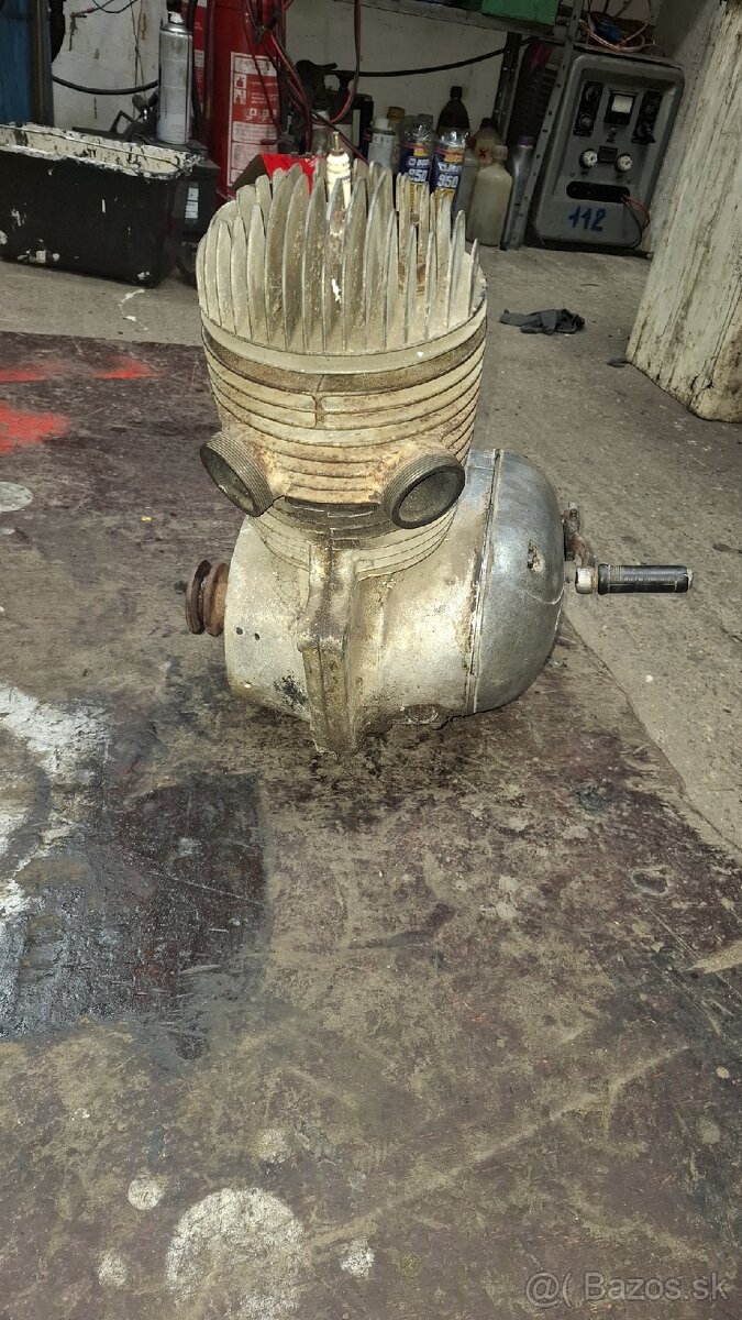 Jawa ČZ 250 353, polbubon