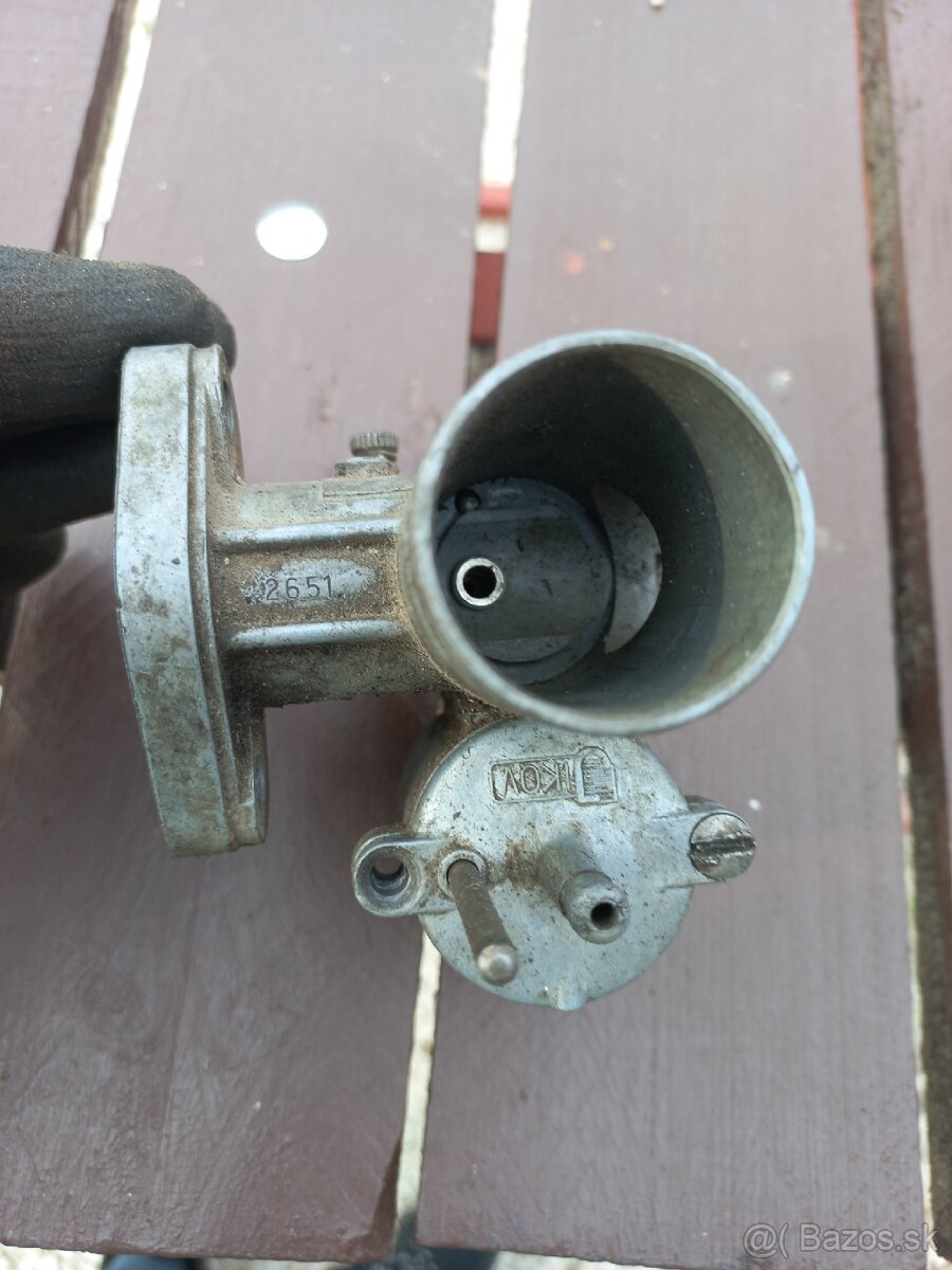 Jawa 250 teleso karburátora