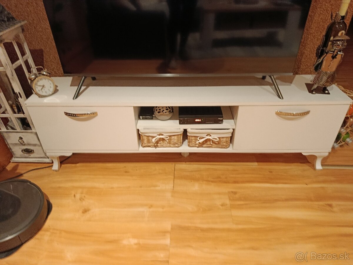 Tv stolik