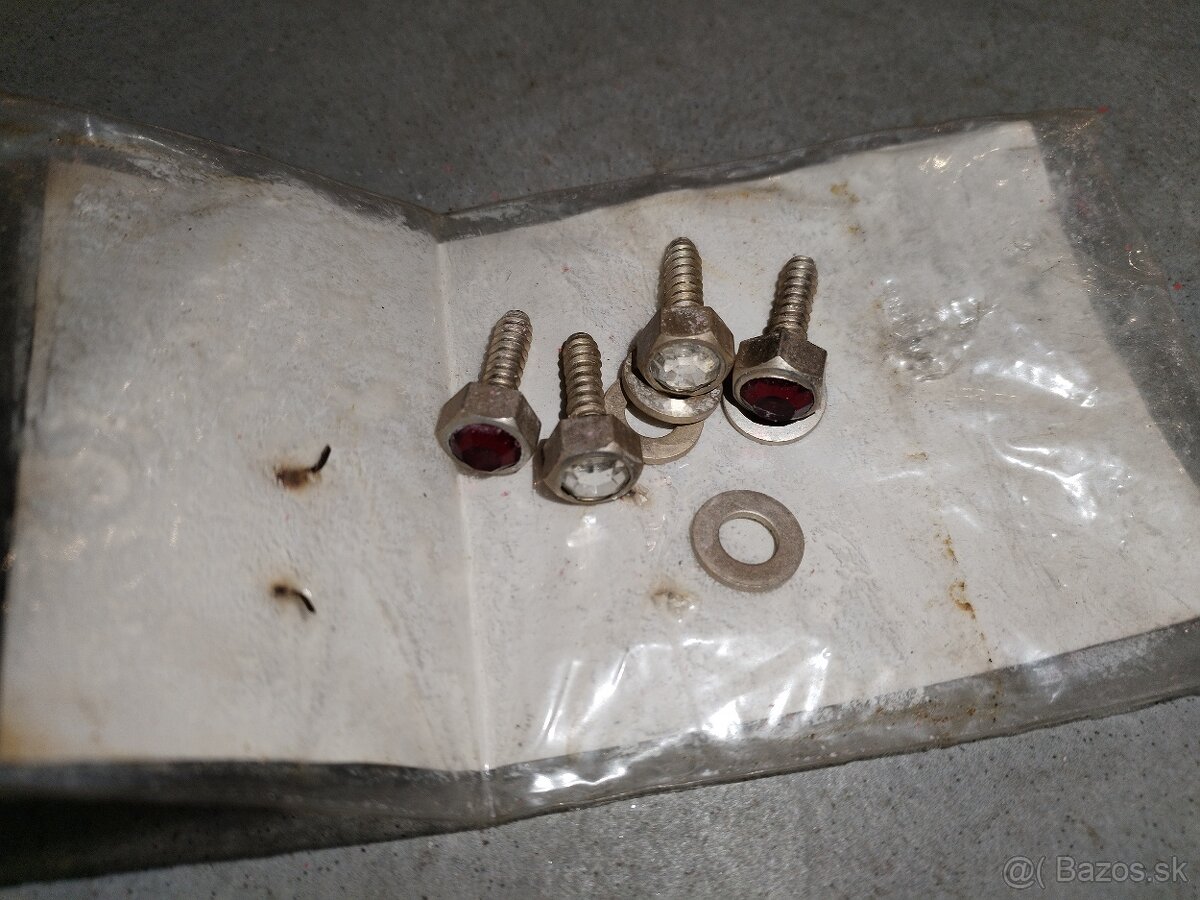 Skrutky spz škoda favorit