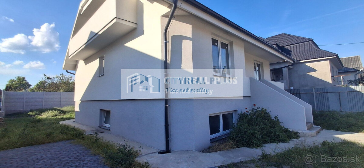 Čerstvo kolaudovaný rodinný dom s 2 bytovými jednotkami v Hu