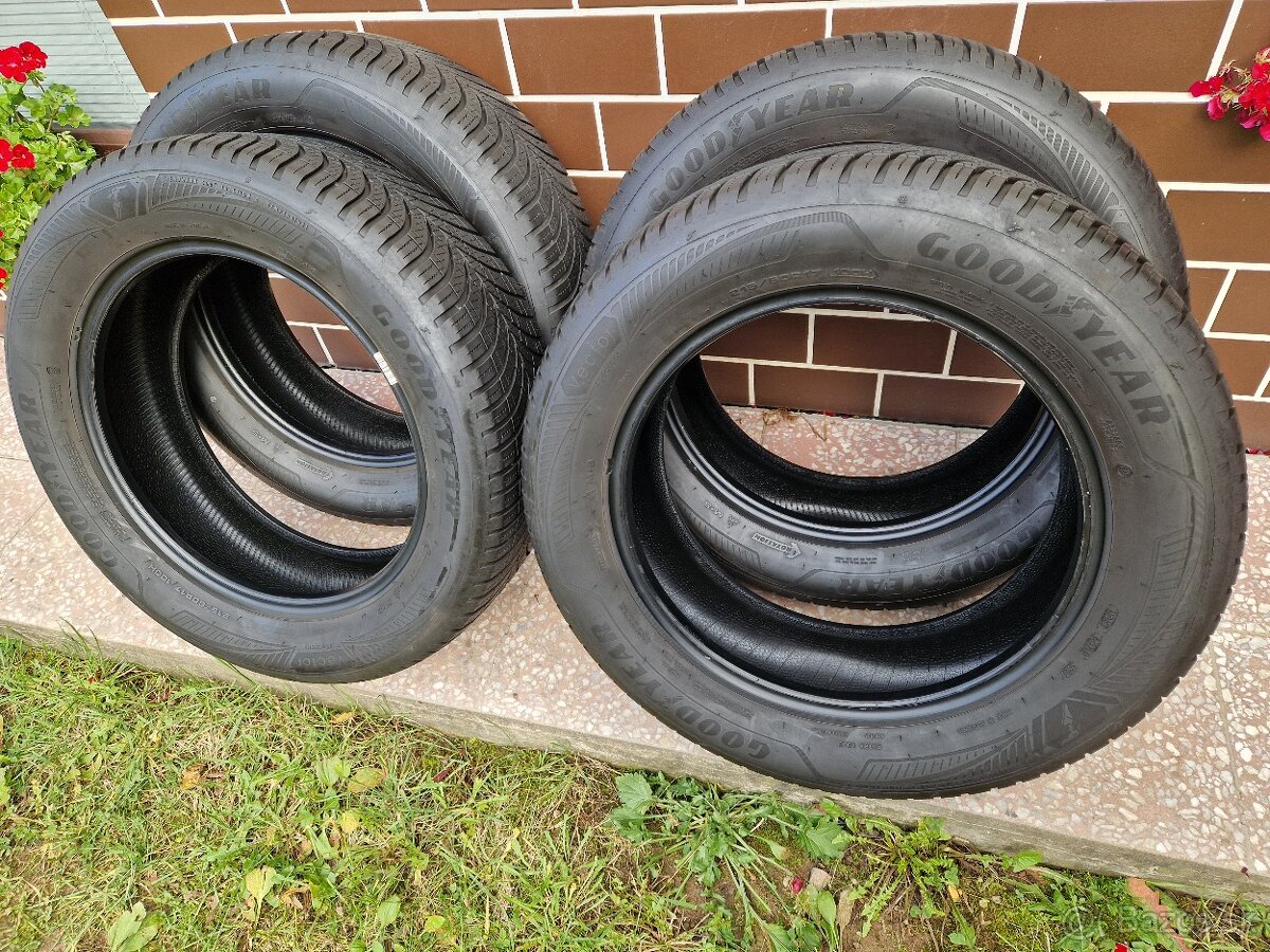 215/60-R17 Goodyear VECTOR 4SEASONS