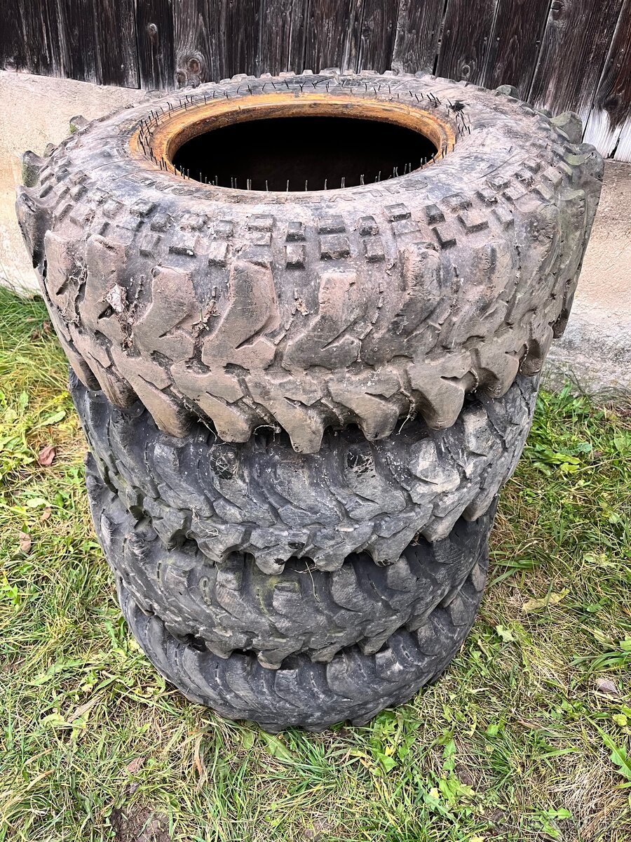 Silverstone 33x10,5 r15