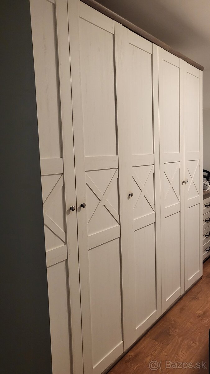 Šatníkova skriňa + komoda