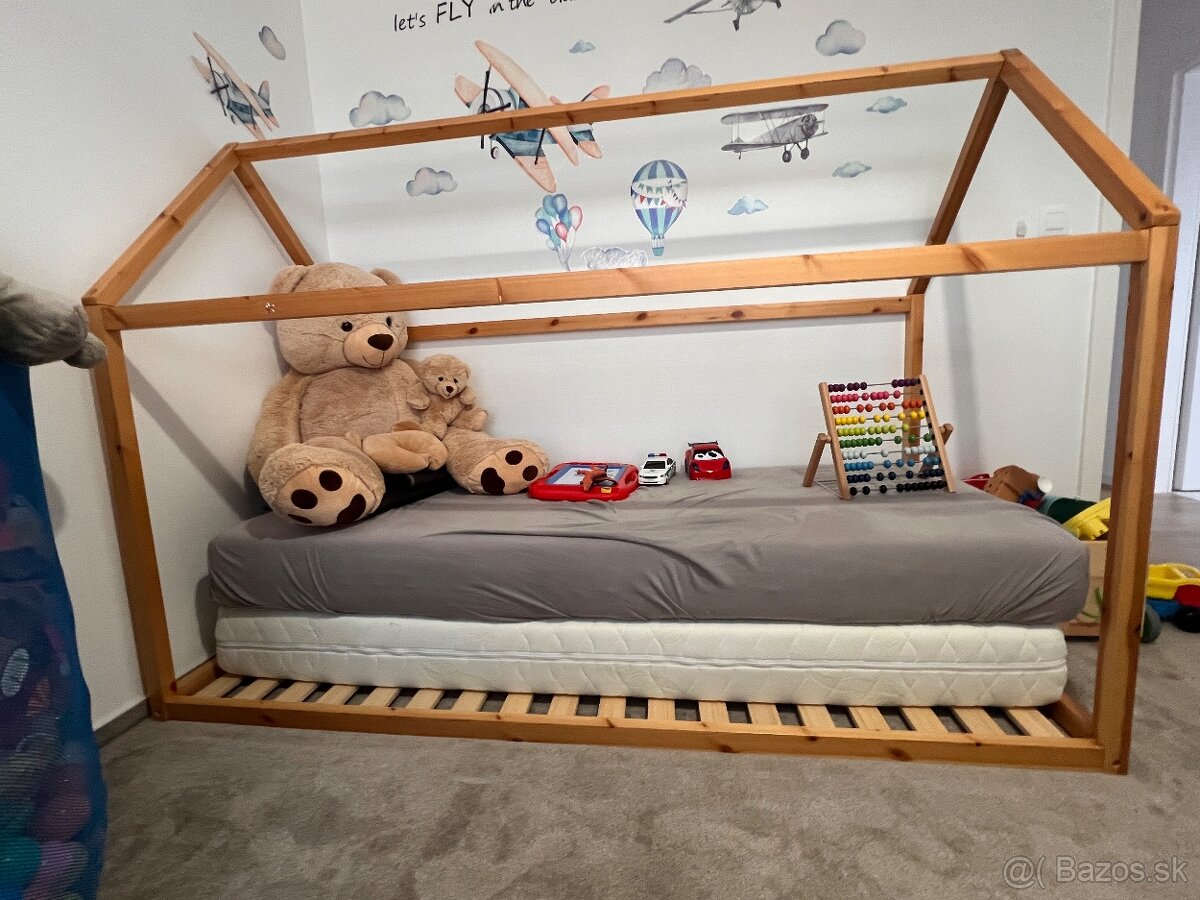 Detská postieľka +rošt/domčeková posteľ