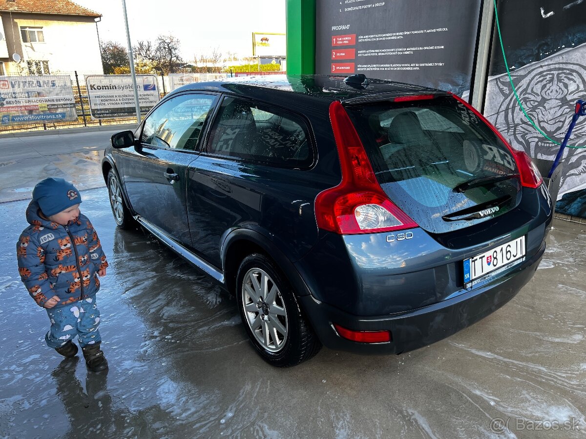 Volvo C30 1,6 benzín