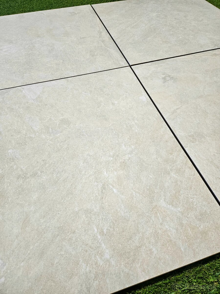 Dlažba terasová aj na terče 60x60x2cm, farba krémovo-béžova
