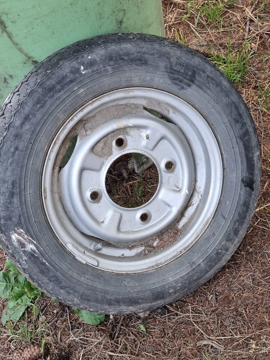 Kolesa na trabant