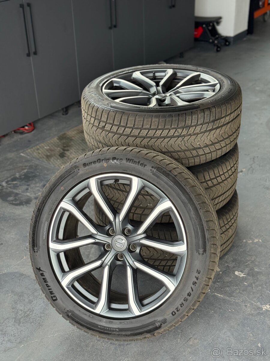 275/45 R20