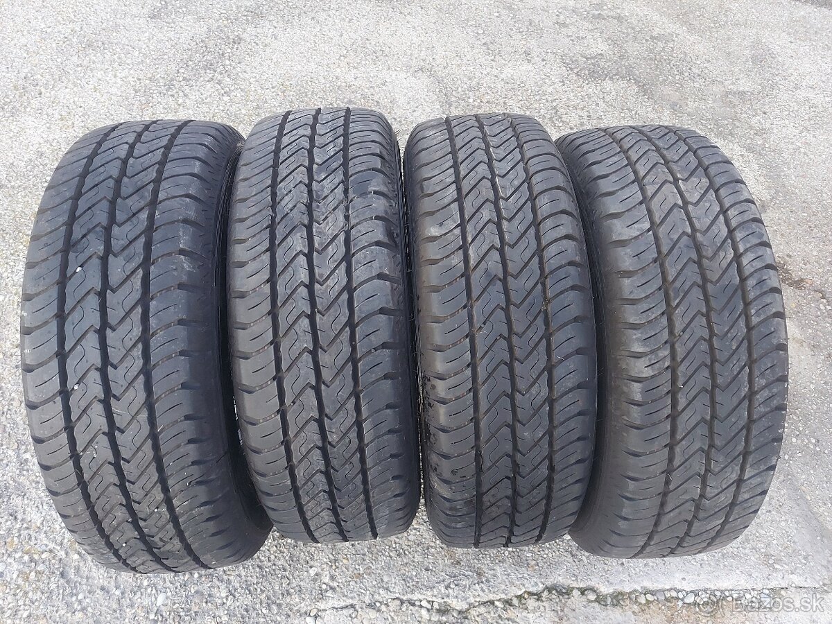 215/60R17 C DUNLOP letné záťažové pneumatiky