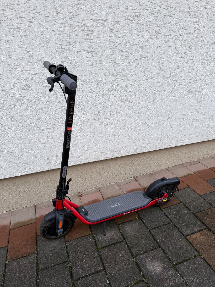Elektrokolobežka Ninebot Segway Kickscooter D18E