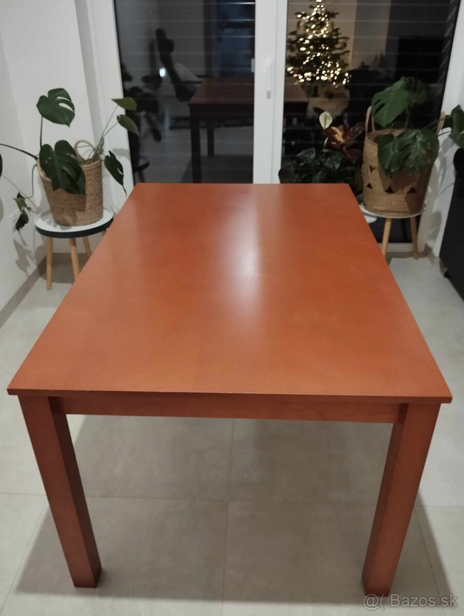 set stôl a stoličky a sekretár