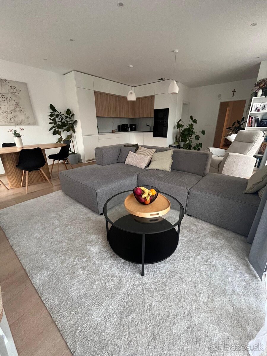 Krásny 3,5 izbový átriový rodinný dom v obci Beladice