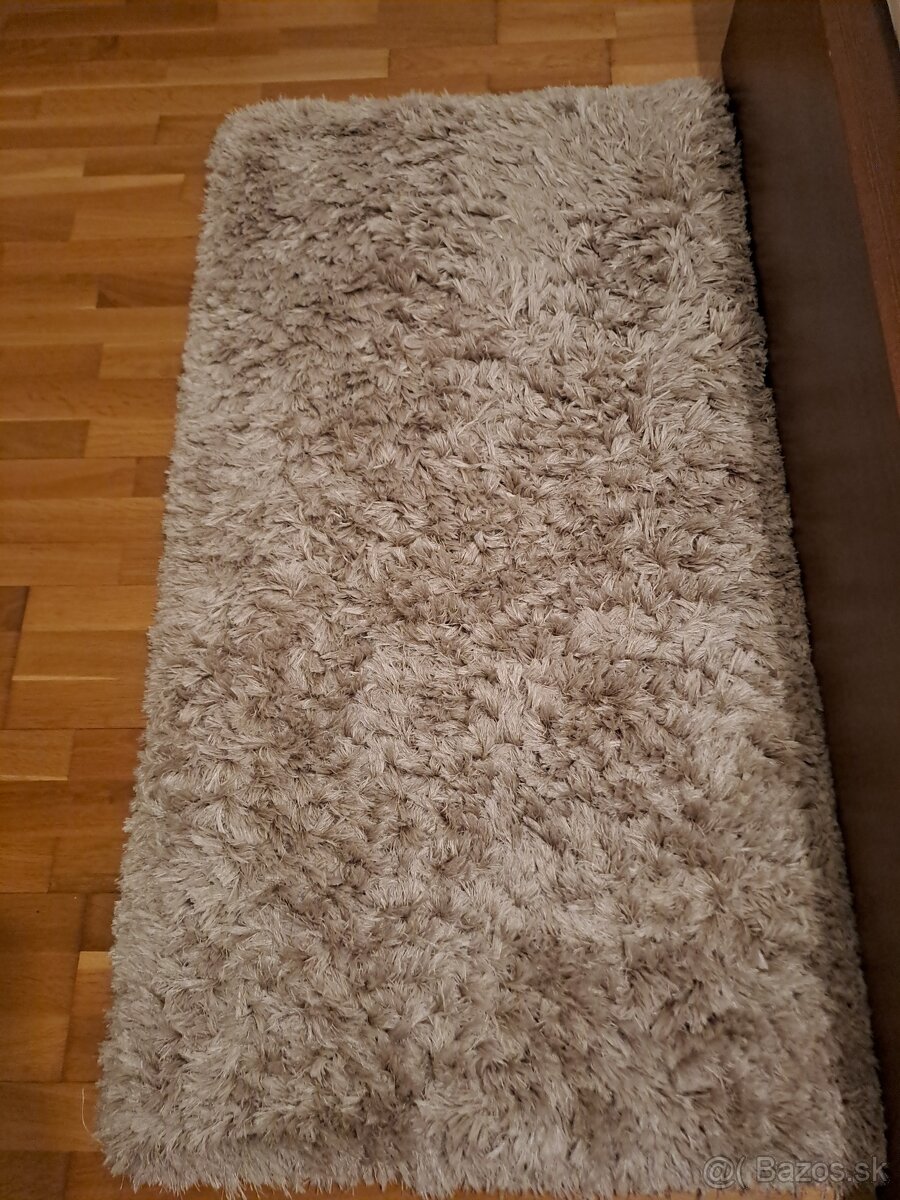 Darujem koberec Shaggy