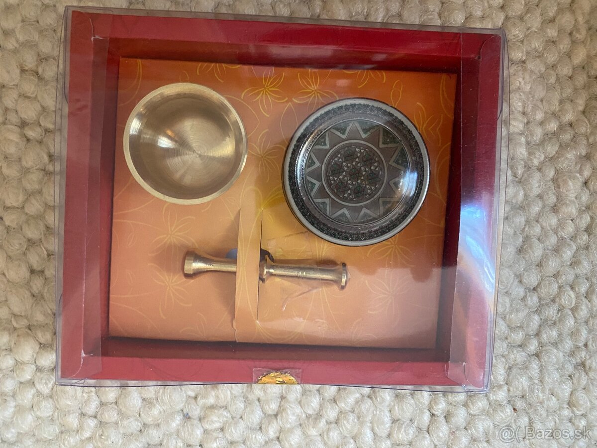 Malý mosadzný mažiarik