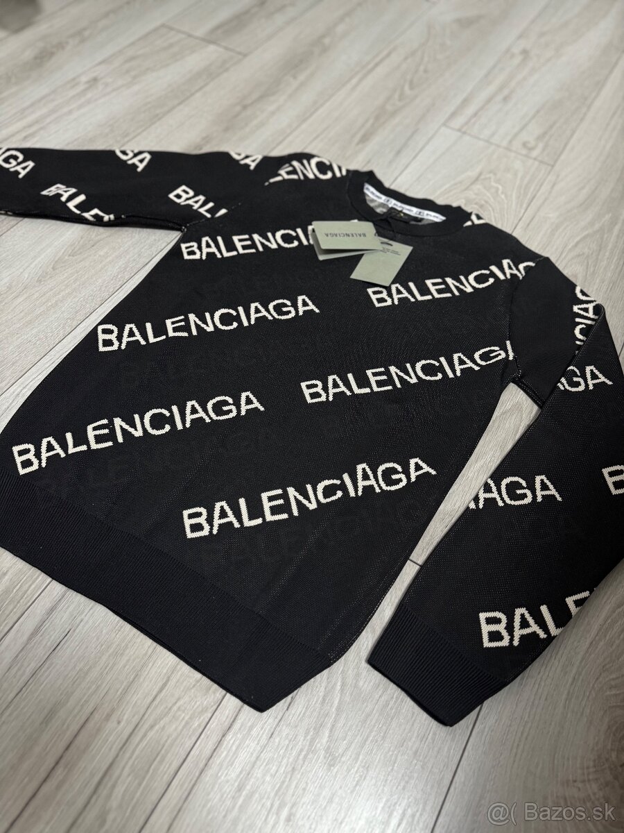 Balenciaga sveter S