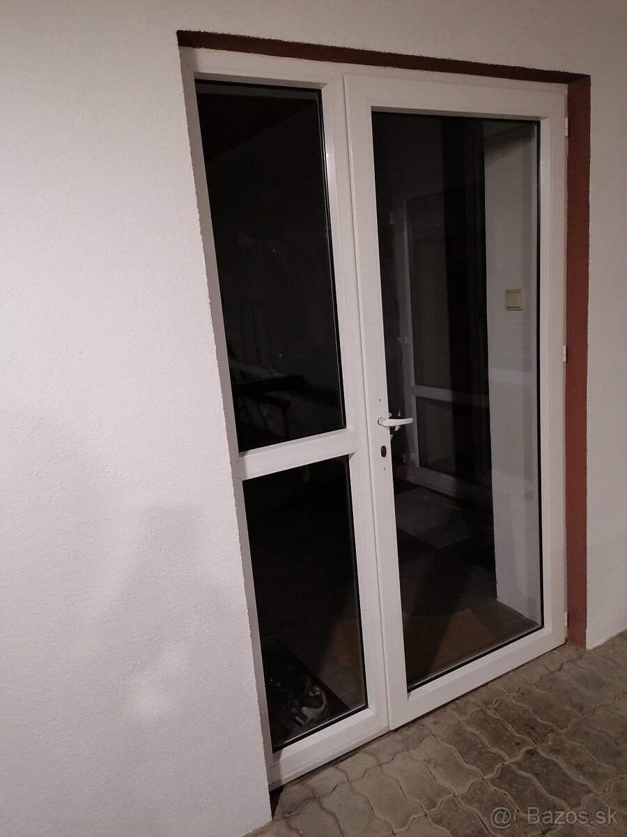 Plastové dvere s dvojsklom