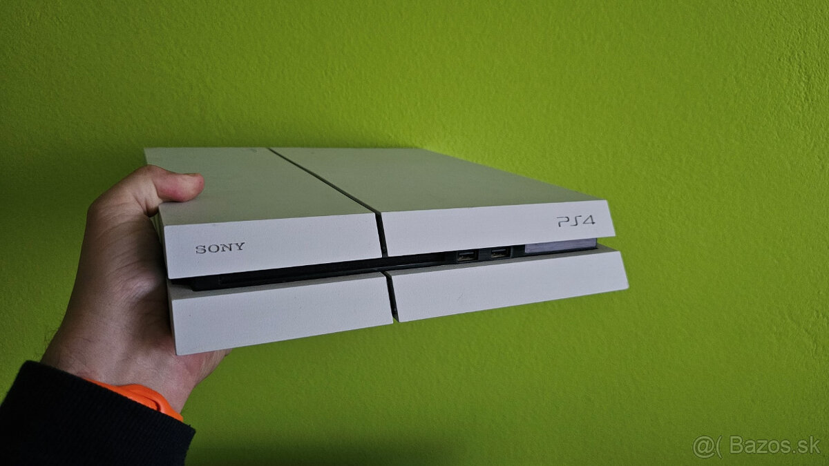 Sony Playstation 4 500GB - na náhradné diely