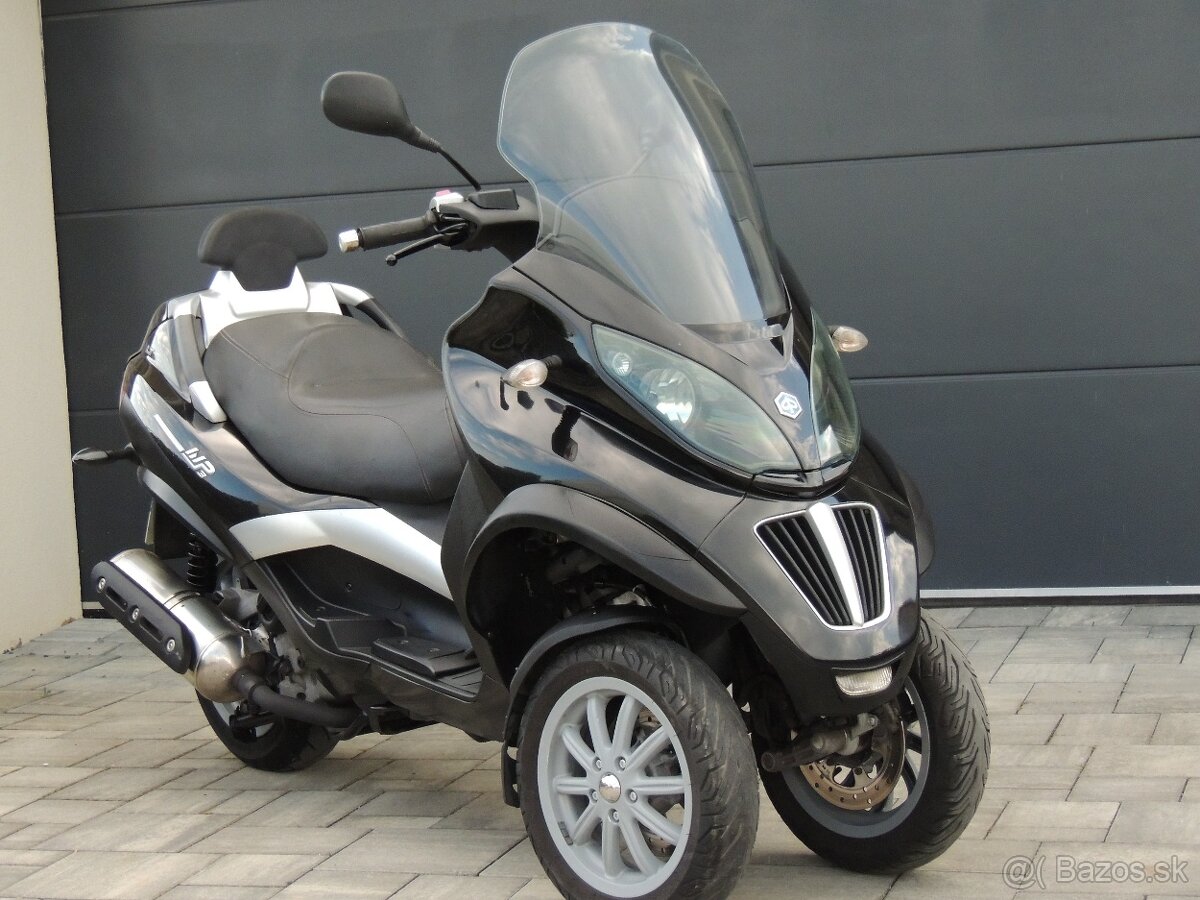 PIAGGIO MP3 400 2009 ,,B" vodičák