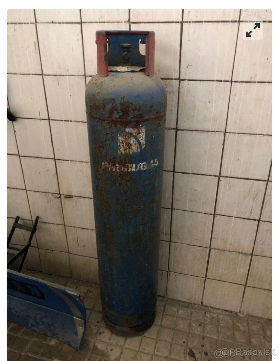 33 kg propán-vítam plynovú bombu