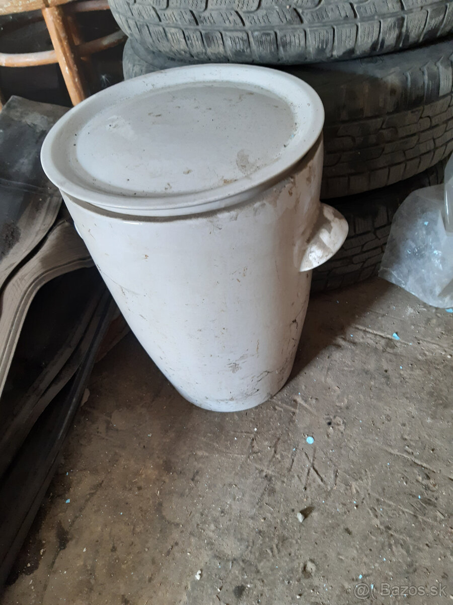 Predám porcelanovy sudok na kapustu