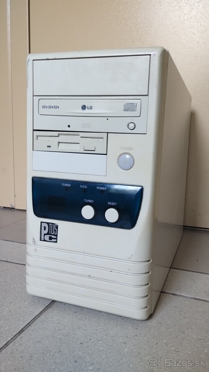 Predám retro pc skrinku