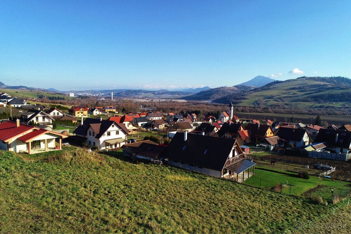 NOVÁ CENA | Párnica | 708m2 so stavebným povolením