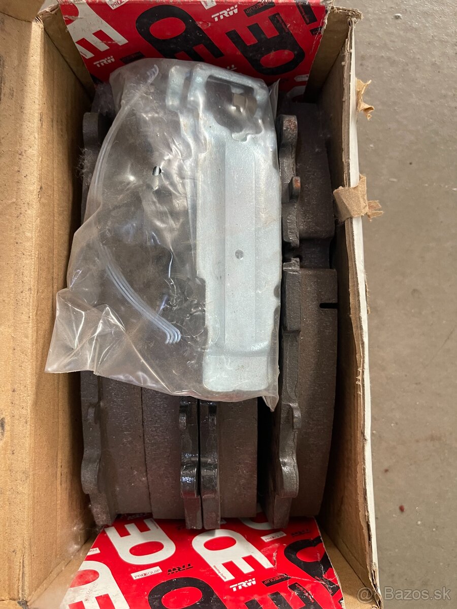 Nové brzdové platničky TRW GDB5067