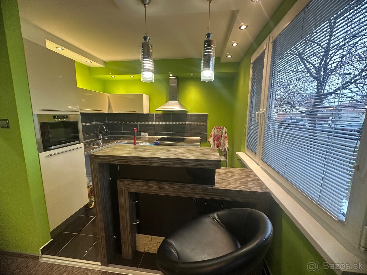 Na predaj 1 izbovy zrekonštruovaný byt v centre mesta