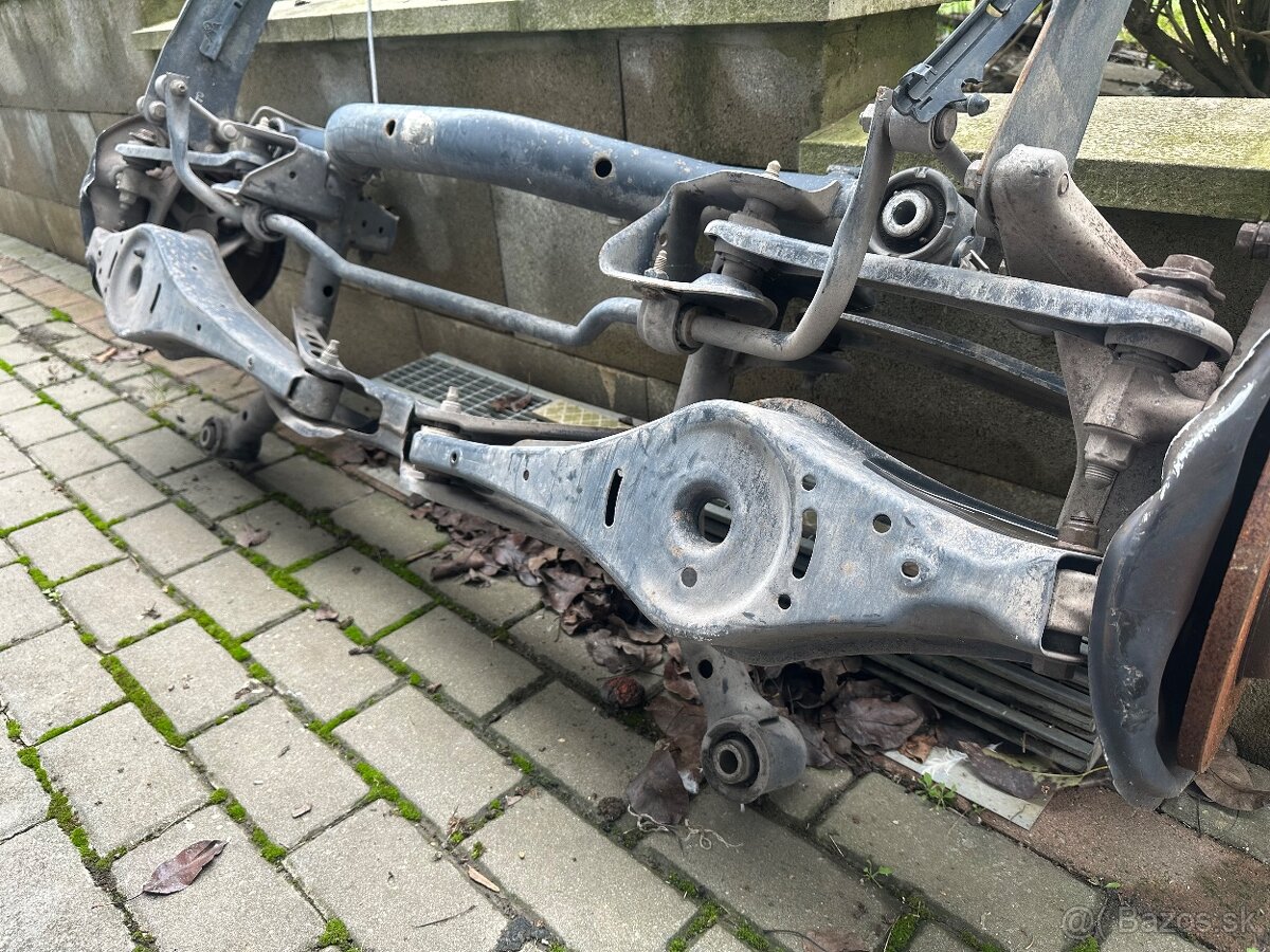Zadná Naprava Passat b6