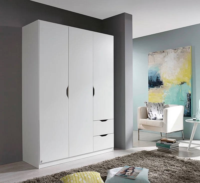 Predám nemeckú šatníkovú skriňu.