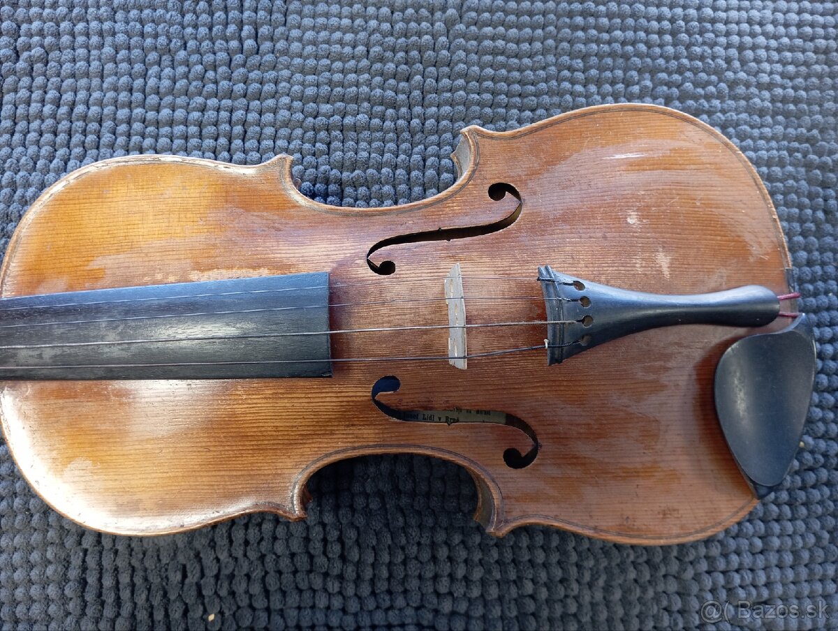 Husle 4/4, Lidl Brno