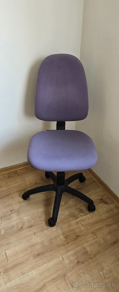 Kancelárske stoličky