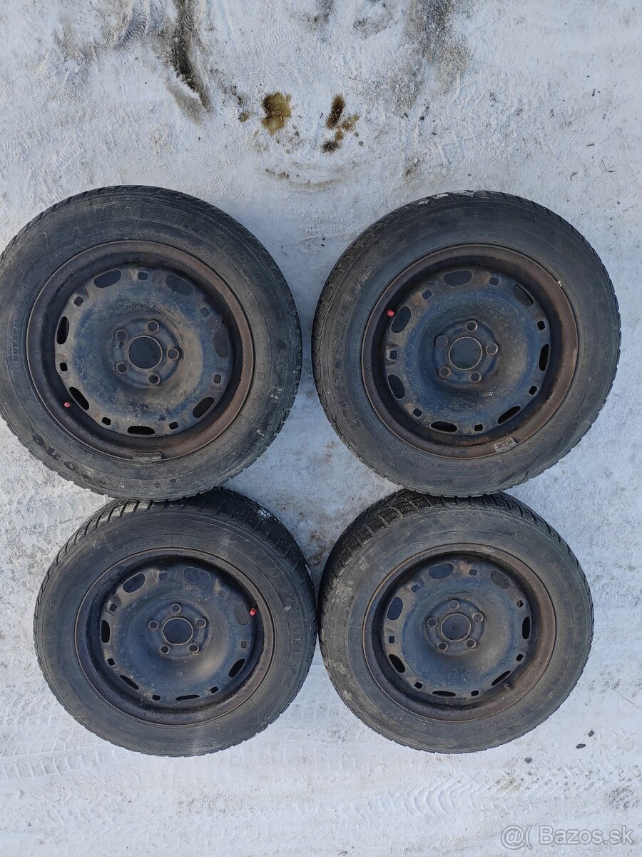 Zimné pneumatiky s plechovými diskami